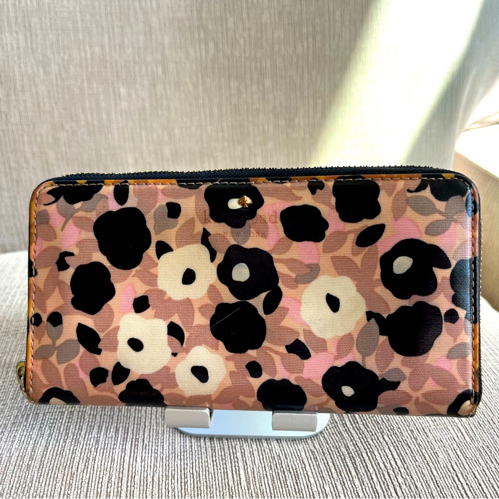 Kate Spade Cedar Street Floral Stacy Zip Around Wallet
